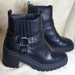 Sincerely Jules Dolphin Black Booties